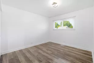 8525 Blueridge Ave, Hickory Hills, IL 60457 - Photo 16