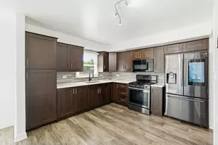 8525 Blueridge Ave, Hickory Hills, IL 60457 - Photo 8