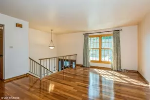 1121 Needham Rd, Naperville, IL 60563 - Photo 4