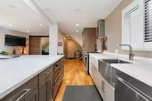 2331 N Elston Ct, Chicago, IL 60614 - Photo 16