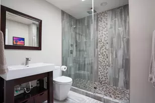 2331 N Elston Ct, Chicago, IL 60614 - Photo 20