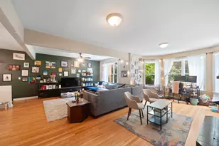 1319 W Fargo Ave, Chicago, IL 60626 - Photo 2