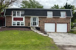 17501 Winston Dr, Country Club Hills, IL 60478 - Photo 1