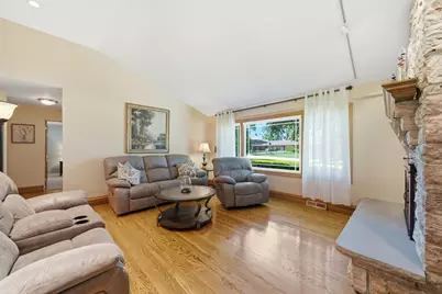20W545 Moreland Avenue, Addison, IL 60101 - Photo 4