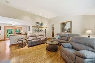 20W545 Moreland Ave, Addison, IL 60101 - Photo 6