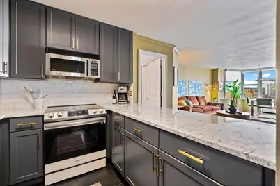525 W Hawthorne Place #2407, Chicago, IL 60657 - Photo 6