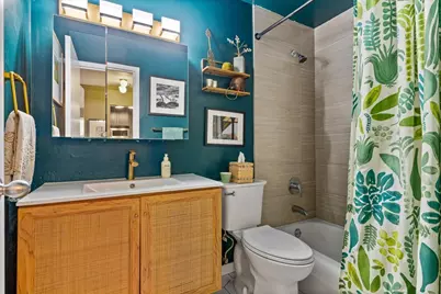 525 W Hawthorne Place #2407, Chicago, IL 60657 - Photo 20