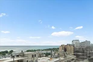 525 W Hawthorne Pl, Chicago, IL 60657 - Photo 26
