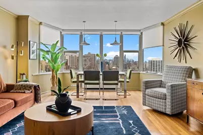 525 W Hawthorne Place #2407, Chicago, IL 60657 - Photo 12