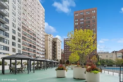 525 W Hawthorne Place #2407, Chicago, IL 60657 - Photo 30