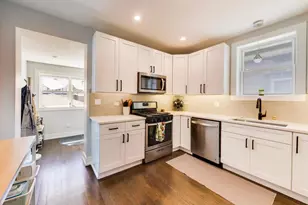 2934 N 77th Ct, Elmwood Park, IL 60707 - Photo 6