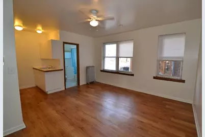 4241 N Kenmore Avenue #207, Chicago, IL 60613 - Photo 6