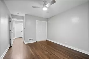 7087 N McAlpin Ave, Chicago, IL 60646 - Photo 16