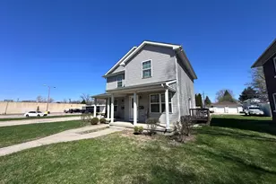1012 W 4th St, Sterling, IL 61081 - Photo 2