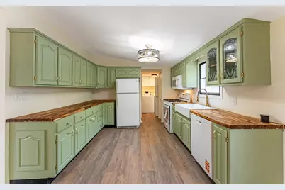25 Cedar Lane, Sandwich, IL 60548 - Photo 2