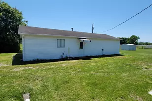 2705 S Broadway Ave, Salem, IL 62881 - Photo 48