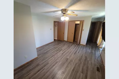 2705 S Broadway Avenue, Salem, IL 62881 - Photo 32