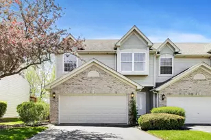 934 Viewpoint Dr, Lake in the Hills, IL 60156 - Photo 1