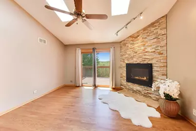 934 Viewpoint Drive, Lake in the Hills, IL 60156 - Photo 6