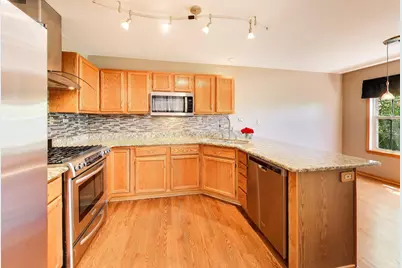 934 Viewpoint Drive, Lake in the Hills, IL 60156 - Photo 8