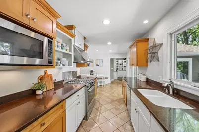 15460 W Wildwood Court, Libertyville, IL 60048 - Photo 10