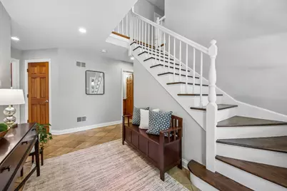 15460 W Wildwood Court, Libertyville, IL 60048 - Photo 2