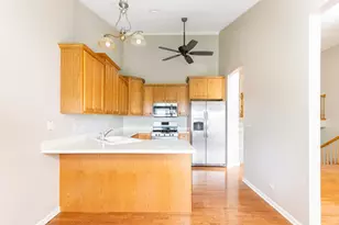 1340 Prairie View Pkwy, Cary, IL 60013 - Photo 10