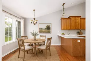 1340 Prairie View Pkwy, Cary, IL 60013 - Photo 8
