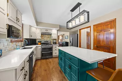8770 Butterfield Lane, Orland Park, IL 60462 - Photo 6