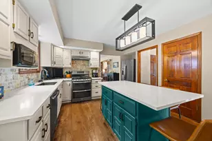 8770 Butterfield Ln, Orland Park, IL 60462 - Photo 6