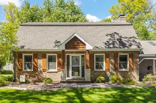105 Thrush Ln, Naperville, IL 60540 - Photo 2