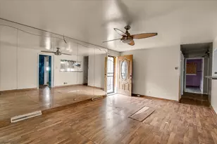 8906 S Mackinaw St, Chicago, IL 60617 - Photo 4
