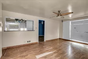 8906 S Mackinaw St, Chicago, IL 60617 - Photo 2
