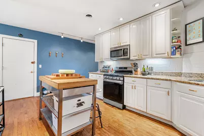 1048 W Byron Street #1E, Chicago, IL 60613 - Photo 8