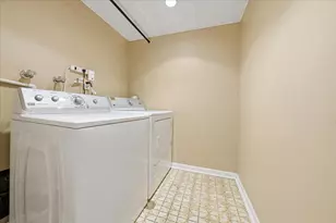 315 S Park Blvd, Streamwood, IL 60107 - Photo 14