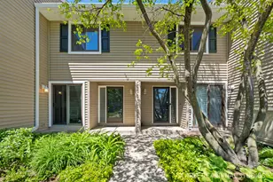 955 Harvest Cir, Buffalo Grove, IL 60089 - Photo 1