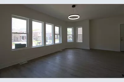 8014 S Yates Boulevard S, Chicago, IL 60617 - Photo 6