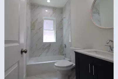 8014 S Yates Boulevard S, Chicago, IL 60617 - Photo 10