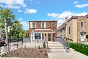 2744 W Catalpa Ave, Chicago, IL 60625 - Photo 2