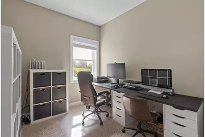 4305 Happiness Lane, Bettendorf, IA 52722 - Photo 14