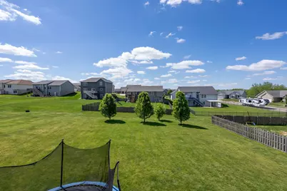 4305 Happiness Lane, Bettendorf, IA 52722 - Photo 40