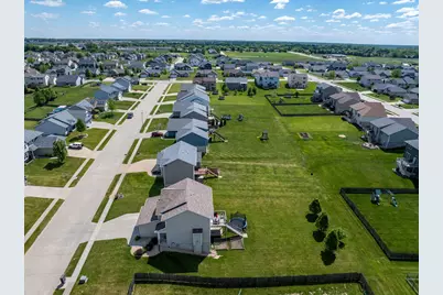 4305 Happiness Lane, Bettendorf, IA 52722 - Photo 46