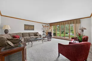 34 Carlisle Rd, Hawthorn Woods, IL 60047 - Photo 4