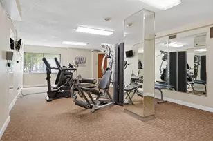 1800 Huntington Blvd, Hoffman Estates, IL 60169 - Photo 20
