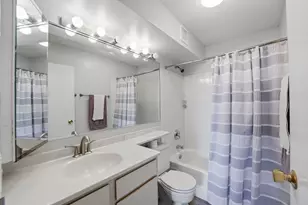 1800 Huntington Blvd, Hoffman Estates, IL 60169 - Photo 16