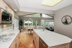 818 Indigo Ct, Lake Zurich, IL 60047 - Photo 10