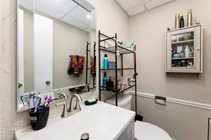 9476 Terrace Pl, Des Plaines, IL 60016 - Photo 10