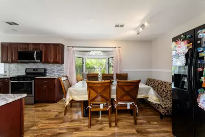9476 Terrace Place, Des Plaines, IL 60016 - Photo 6