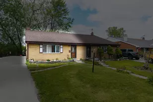 9476 Terrace Pl, Des Plaines, IL 60016 - Photo 2