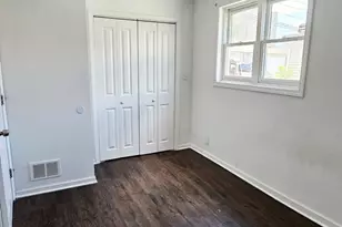 5230 S Lockwood Ave, Chicago, IL 60638 - Photo 8